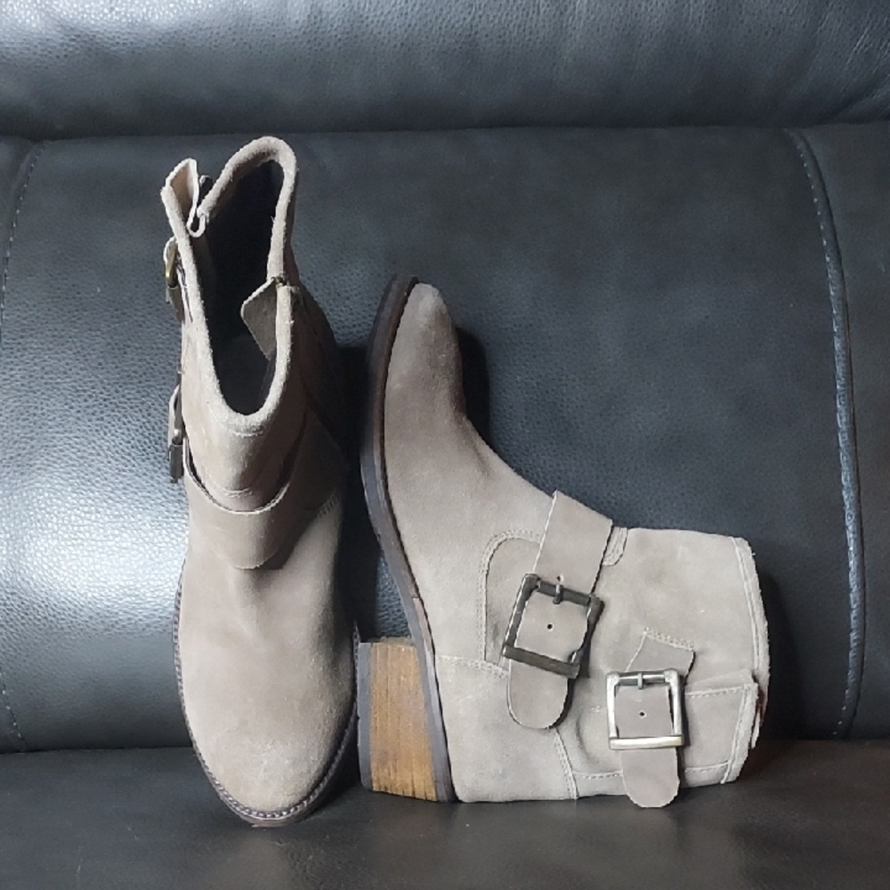 SEYCHELLES Tan Suede Ankle Boots